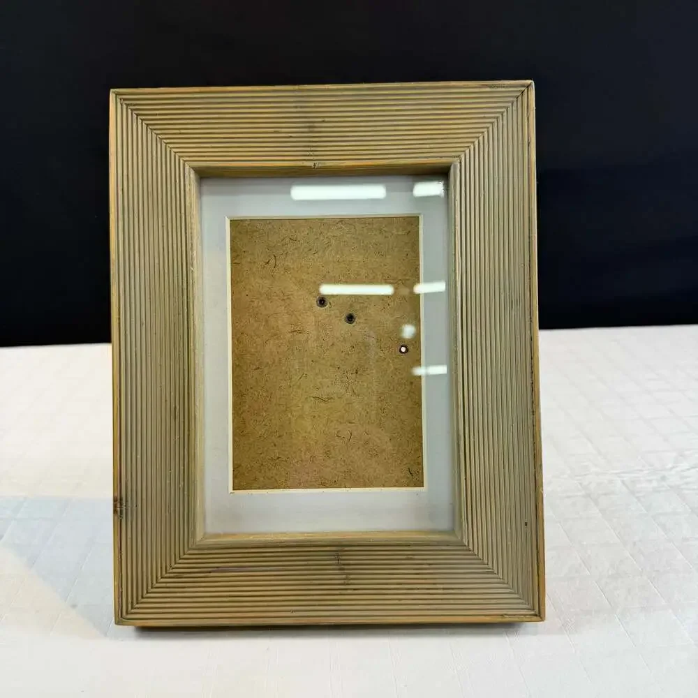 Wilton Industries Ribbed Barnwood Frame 5x7*